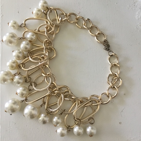 Woman’s Statement Necklace - Picture 3 of 4